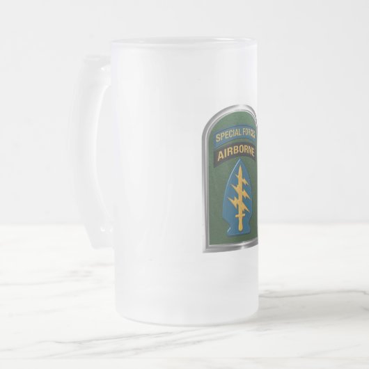 Army Special Forces Tab en Patch Gift Frosted Mok (Voorkant links)