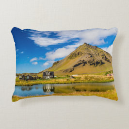 Arnarstapi Amtmansshus en de berg Stapafell, IJsla Accent Kussen