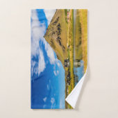 Arnarstapi Amtmansshus en de berg Stapafell, IJsla Bad Handdoek (Handdoek)