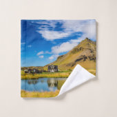 Arnarstapi Amtmansshus en de berg Stapafell, IJsla Bad Handdoek (Wasdoekje)