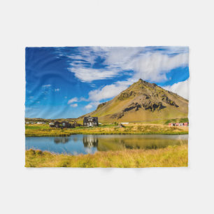 Arnarstapi Amtmansshus en de berg Stapafell, IJsla Fleece Deken