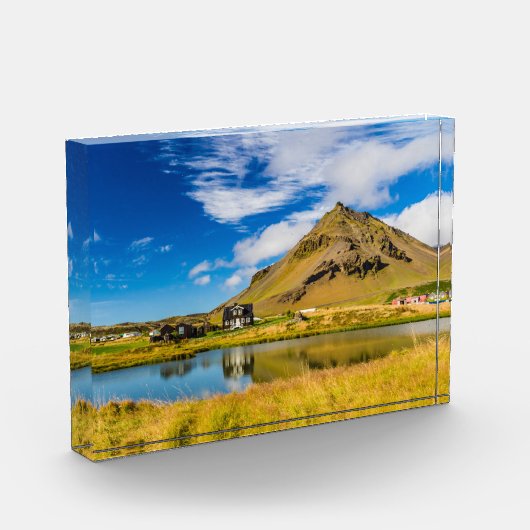 Arnarstapi Amtmansshus en de berg Stapafell, IJsla Fotoblokken (Links)