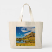 Arnarstapi Amtmansshus en de berg Stapafell, IJsla Grote Tote Bag (Achterkant)