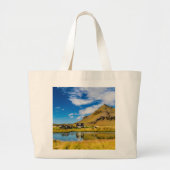 Arnarstapi Amtmansshus en de berg Stapafell, IJsla Grote Tote Bag (Voorkant)