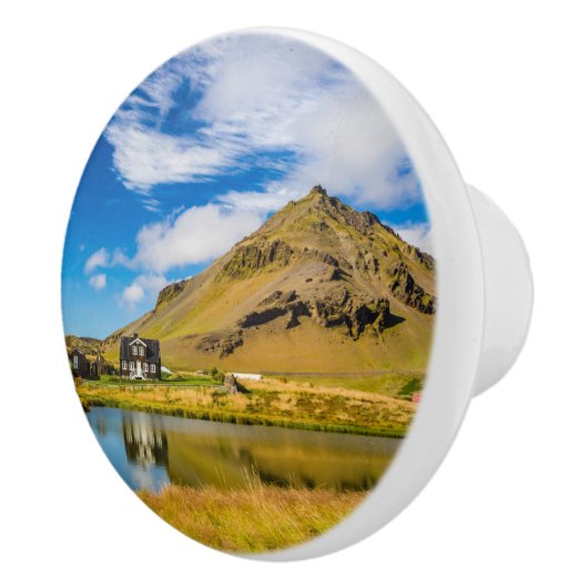 Arnarstapi Amtmansshus en de berg Stapafell, IJsla Keramische Knop (Rechts)