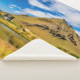 Arnarstapi Amtmansshus en de berg Stapafell, IJsla Sherpa Deken