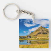 Arnarstapi Amtmansshus en de berg Stapafell, IJsla Sleutelhanger (Voorkant)