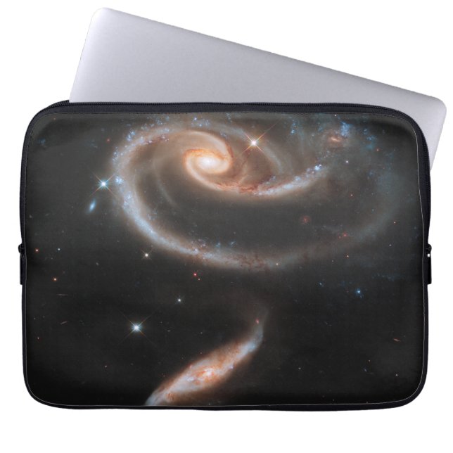 ARP 273 Interagerende sterrenstelsels in Andromeda Laptop Sleeve (Voorkant)