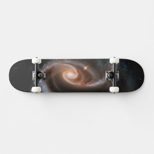 ARP 273 Interagerende sterrenstelsels in Andromeda Persoonlijk Skateboard (Horizontaal)