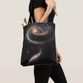 ARP 273 Interagerende sterrenstelsels in Andromeda Tote Bag (Dichtbij)