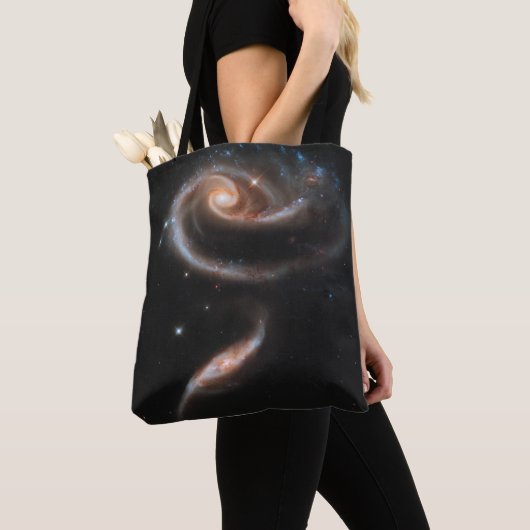 ARP 273 Interagerende sterrenstelsels in Andromeda Tote Bag (Dichtbij)