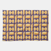 Array of various pasta shapes on a purple theedoek (Horizontaal)