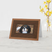 Arrogante Koning Charles Spaniel in herfstbladeren Kaart (Gele Bloem)