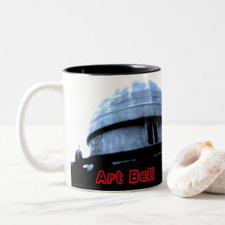 ART BELL WIL EEN RIDE COFFEE MOK NEMEN