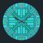 Art Deco 1920s Geometric Green Blue Pattern Grote Klok<br><div class="desc">Dit prachtige, originele klokontwerp is gemaakt in een geometrische kunstdecostijl die doet denken aan de moderne jaren twintig. De rechthoekige vormen richten naar binnen naar de klokhanden. De kleuren worden gedaan in verschillende tinten groen en blauw, die zich van blauwgroen tot turkooise tot groen zee uitstrekken. De klokaantallen zijn blauwgroen...</div>