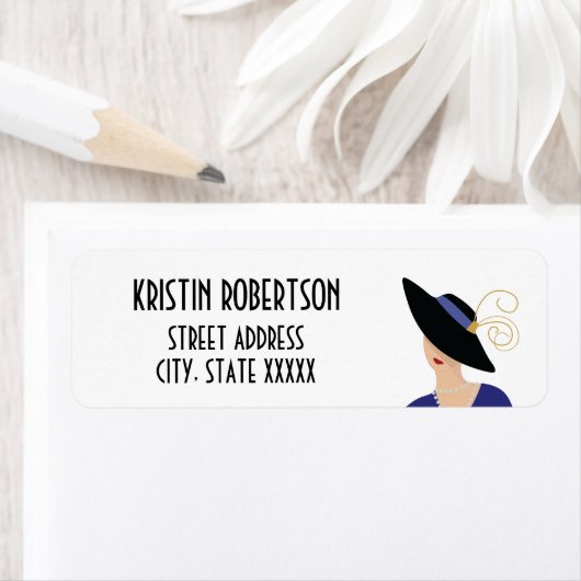 Art Deco 1930s Mode Vrouw in zwart Pet Adres Etiket (Insitu)