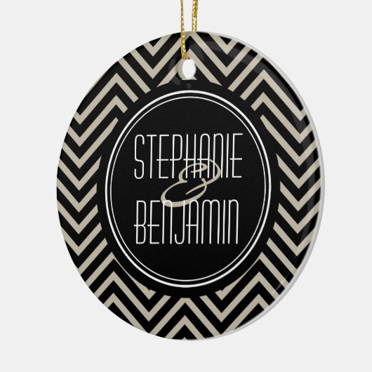Art Deco Black en Beige Chevron Pattern Keramisch Ornament (Links)