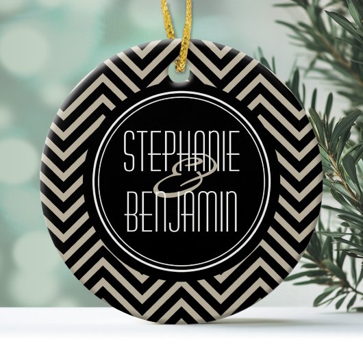 Art Deco Black en Beige Chevron Pattern Keramisch Ornament
