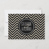 Art Deco Black en Beige Chevron Pattern RSVP Kaartje (Achterkant)