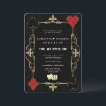 Art Deco Casino Royale Vegas Poker Vows Renewal Kaart<br><div class="desc">10, 25, 50 jaar huwelijksfeestdag. Unieke casino Royale, die 20 jaar durend kaartontwerp gebruikt. Hij is voorzien van een kunstdecostijl, Roaring 1920's oude Hollywood, een paar luiers, een kaartpak, een gouden Art Deco-achtergrond. Er wordt een speciale formulering gebruikt zoals in pokerspel. Gebruik het gereedschap Personaliseren om je gegevens toe te...</div>