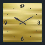 Art Deco Gold Satin Stripes Vierkante Klok<br><div class="desc">Een elegant Kunstdeco geometrisch gestript patroon in een faux goudverzadigingsgradiënt met grote zwarte aantallen in een Deco doopvont</div>