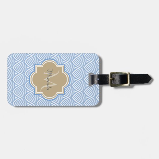 Art Deco Light Blue Fish Scales Tan Monogram Name Bagagelabel (Voorkant horizontaal)