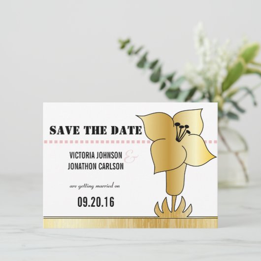 Art Deco Lily Modern Typography Wedding Invite Kaart (Staand voorkant)