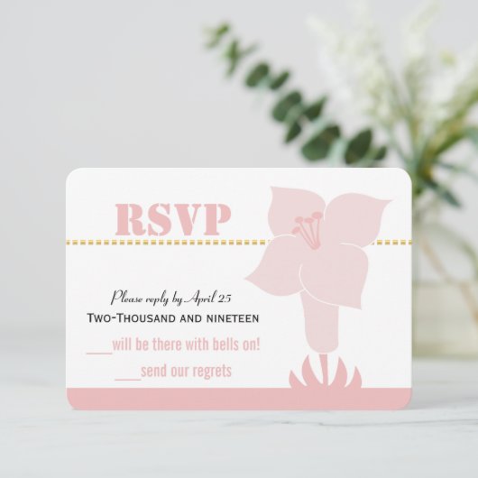 Art Deco Lily Modern Typography Wedding Invite Kaart (Staand voorkant)