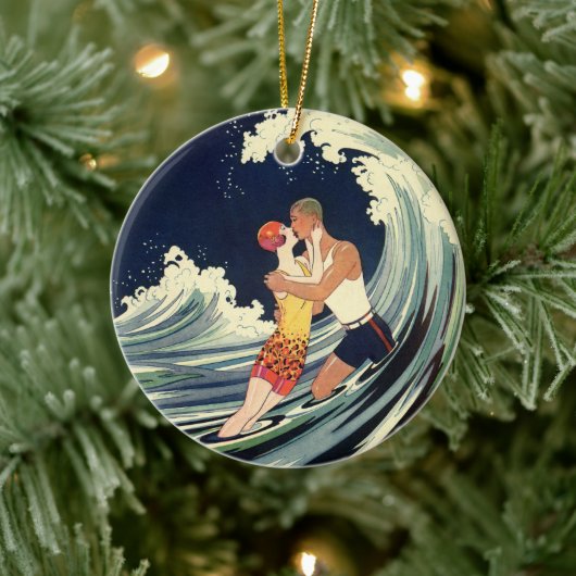  Art Deco Lovers Kiss in The Waves bij Beach Keramisch Ornament (Boom)