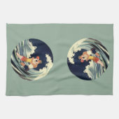  Art Deco Lovers Kiss in The Waves bij Beach Theedoek (Horizontaal)