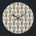 Art Deco, luxe gouden motief Grote Klok<br><div class="desc">Art Deco patroon. gouden zwarte witte achtergrond. Luxe naadloos ornament. Roaring twintiger motief Waterverf collage van een vrouwenportret. Een mix van schoonheid en artistieke expressie. Waterverf ogen, wimpers en lippen komen samen in een charmant patroon. Een speelse en artistieke viering van vrouwelijke schoonheid. achtergrond, abstract, illustratie, bloem, textuur, decor, ,...</div>