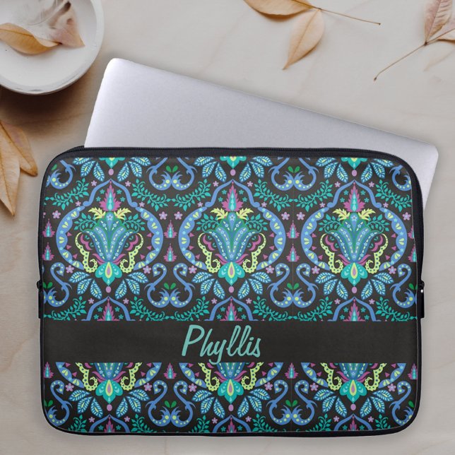 Art Deco Modern Zwart Turquoise Naam Gepersonalise Laptop Sleeve (Modern Damask in Turquoise, Teal and Black pattern with name personalized across a laptop case)