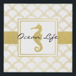 Art Deco Ocean Wave Patten Gold Glitter Seahorse Imitatie Canvas Print<br><div class="desc">Dit ontwerp is voorzien van een zeepaard met een goudvormig oceaangolfpatroon. Het afbeelding Kunstdecostijl maakt een modern en uniek faux canvas met gepersonaliseerde tekst.</div>