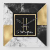 Art Deco Style Marble en Gold Monogramed Vierkante Klok (Voorkant)