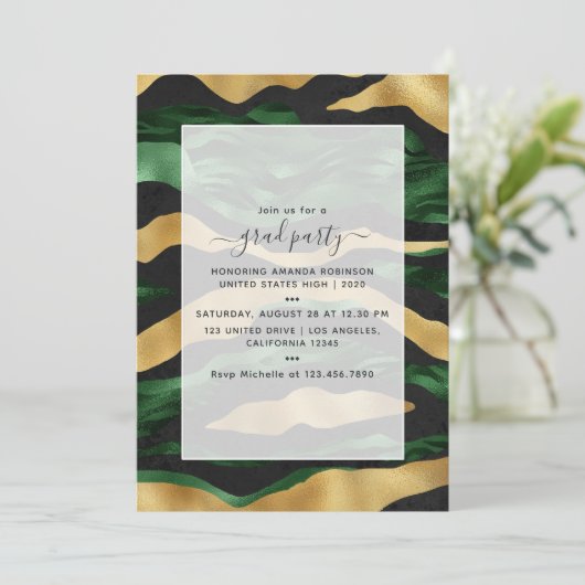 Art Deco Tropical Green en Gold Tiger Afstuderen Kaart (Staand voorkant)