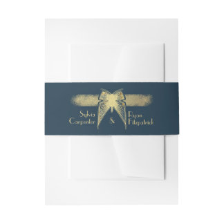 Art Deco Vlinder Monogram Blauw en Gouden Bruiloft Uitnodigingen Wikkel