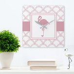 Art Deco Wave Patten Pink Flamingo Vierkante Klok<br><div class="desc">Dit ontwerp kenmerkt een flamingo in de stijl van het Deco van de Kunst. Het prachtige tropische vogelontwerp met een roze en wit golfpatroon maakt een moderne en unieke muurklok.</div>