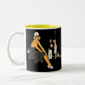 Art Deco Woman schetst poladot Black Tweekleurige Koffiemok (Links)