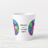 Art Nouveau Berkano Rune Latte Mok – Moeder Aarde! (Voorkant)