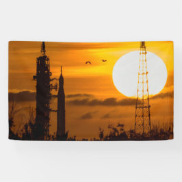 Artemis Moon Rocket in Dawn Spandoek