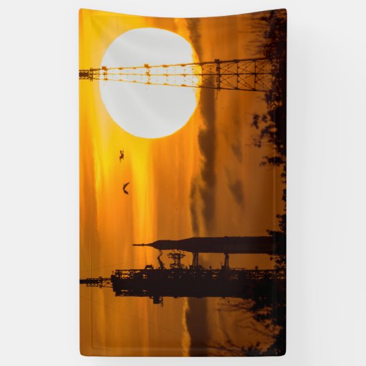 Artemis Moon Rocket in Dawn Spandoek (Verticaal)