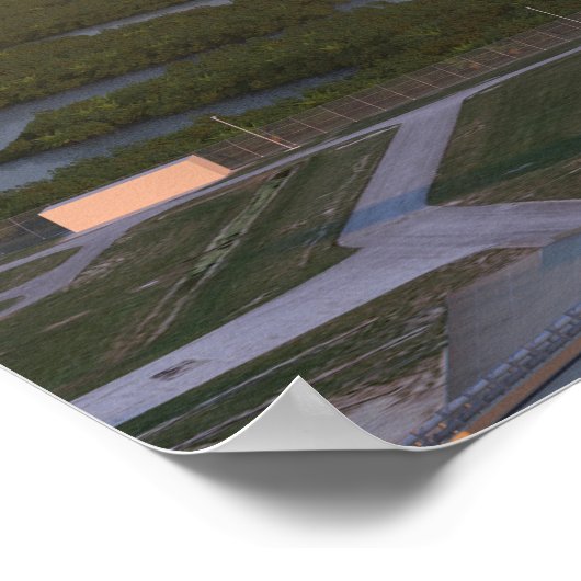 Artemis One Moon Rocket op pad Poster (Hoek)