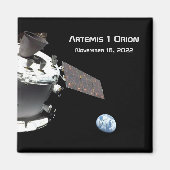 Artemis Orion Spacecraft Blue Marble Button Magneet (Voorkant)