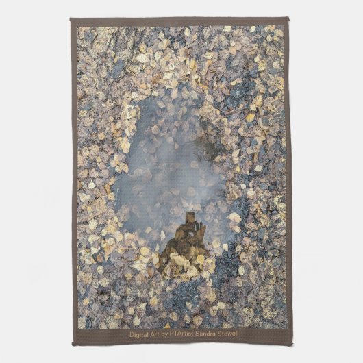 Artful Leafy Herfst Reflection Theedoek (Verticaal)