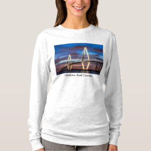 Arthur Ravenel Bridge bij nacht lange hoes T-shirt