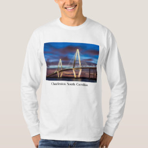 Arthur Ravenel Bridge 's nachts T-shirt