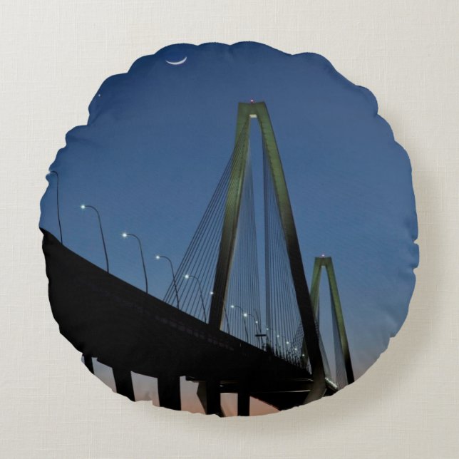 Arthur Ravenel Jr. Bridge in Dusk Rond Kussen (Voorkant)