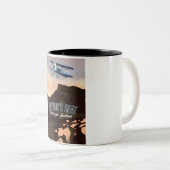 Arthur's Seat Edinburgh Scotland Tweekleurige Koffiemok (Voorkant rechts)