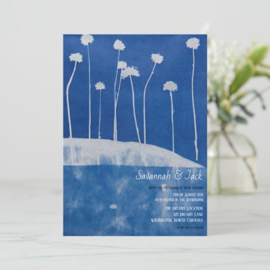 Artistiek Blauw Unieke bruiloft Uitnodiging (Staand voorkant)