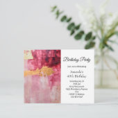 Artistieke borstel streken goud en roze verjaardag uitnodiging briefkaart (Staand voorkant)